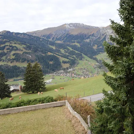 In Near Simmen Falls