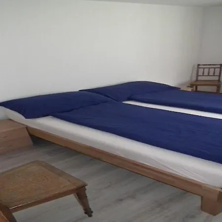 In Near Simmen Falls