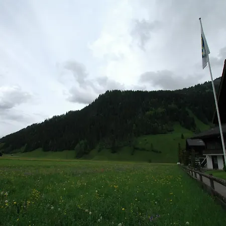 In Near Simmen Falls Apartment *