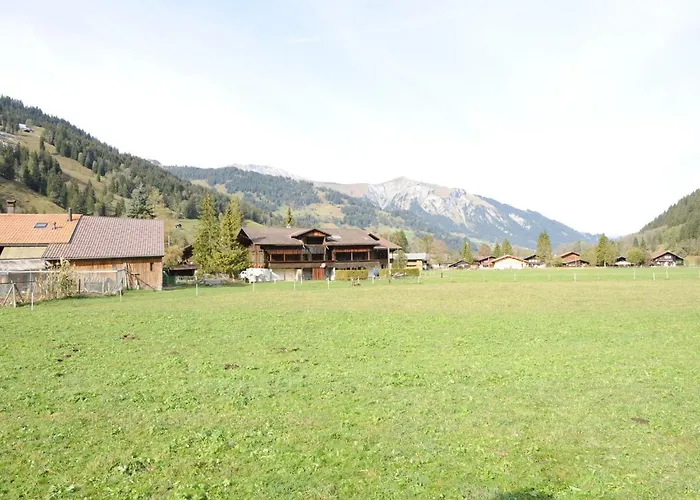 In Near Simmen Falls Apartament