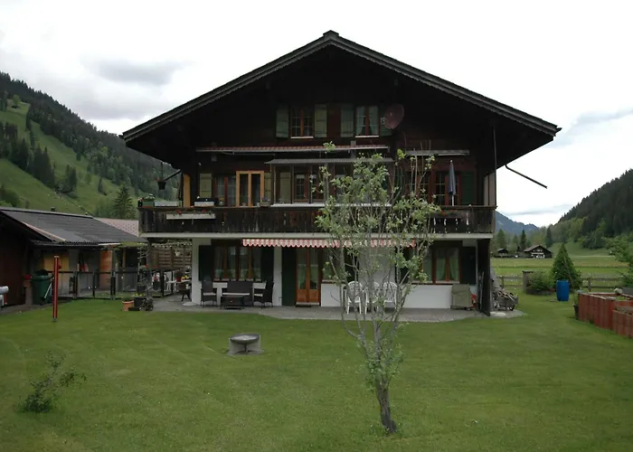 In Near Simmen Falls