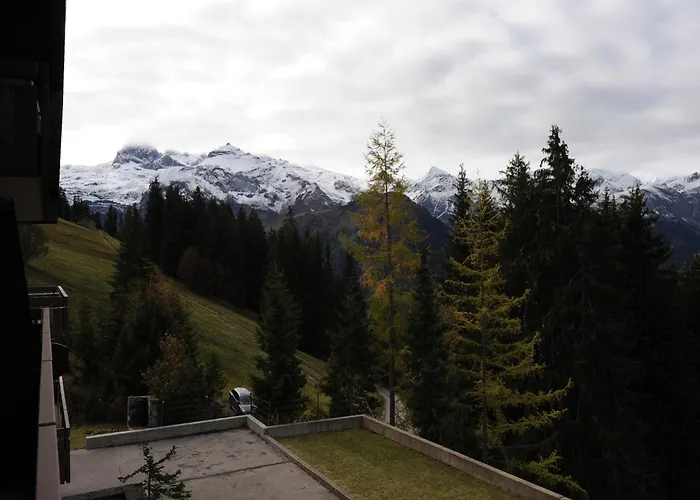 In Near Simmen Falls דירה *
