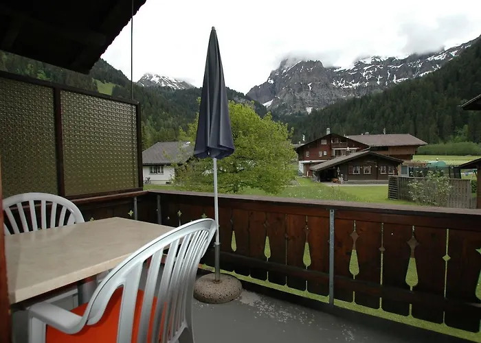 In Near Simmen Falls